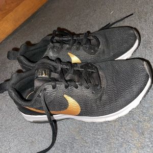 Nike Air womens running shoes size 7.5